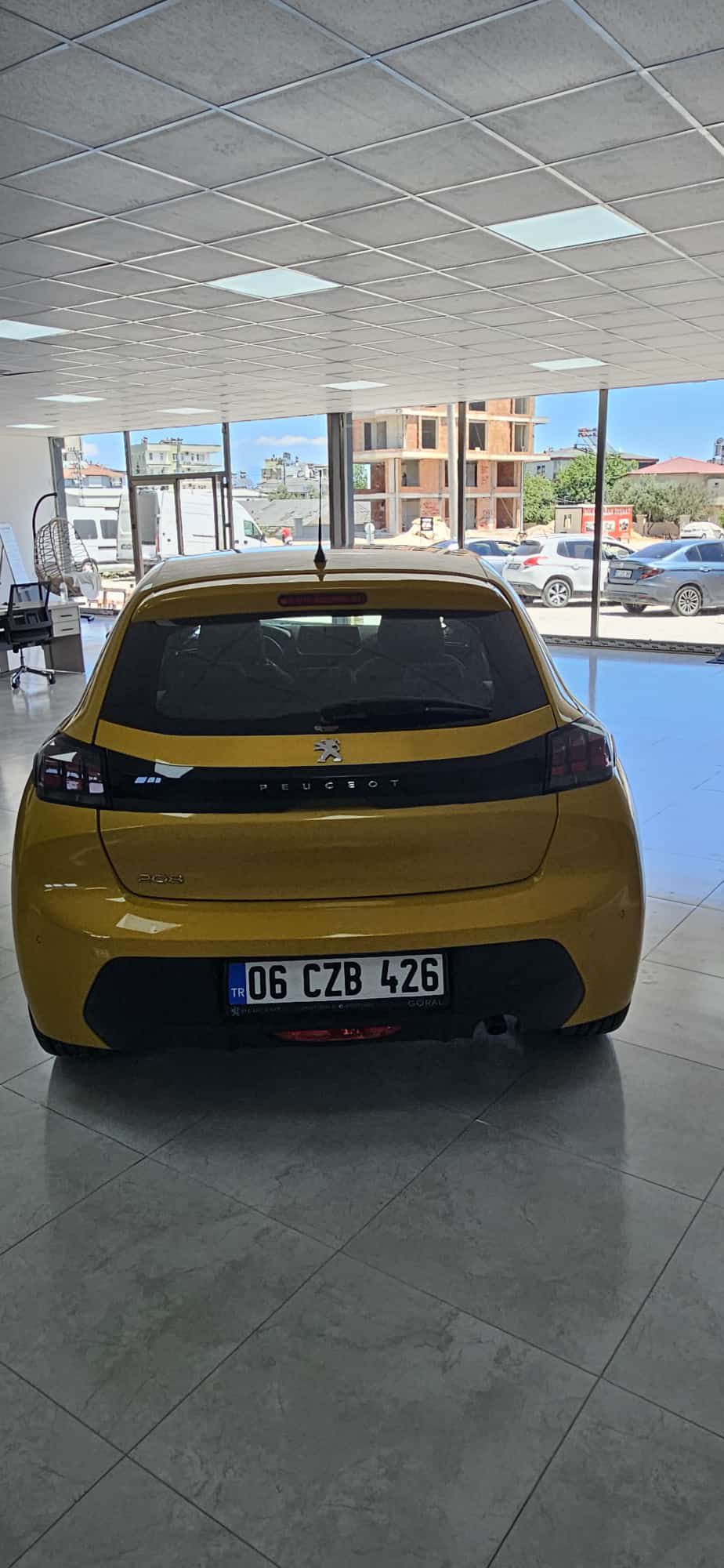 Peugeot 208 lansman rengi fırsat